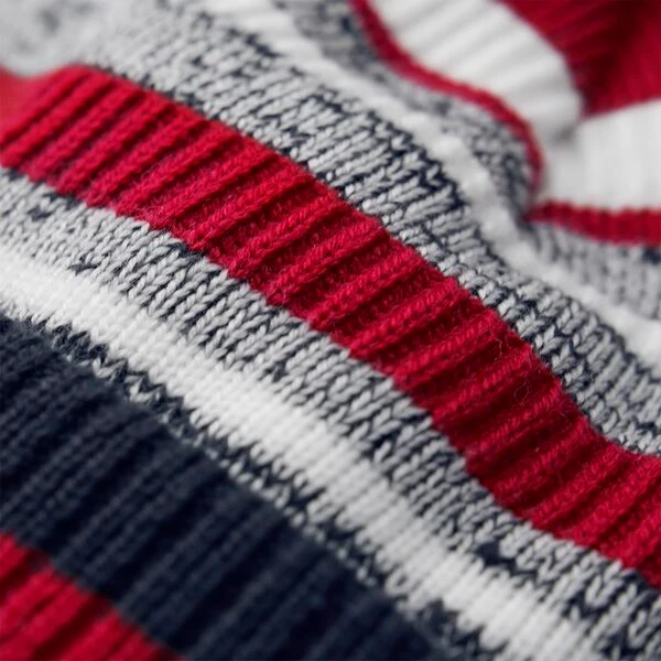 Bonnet Hiver Rouge Beechfield, Doublure Polaire | Ma Carapace Gros plan sur la texture du tricot rouge et navy Beechfield