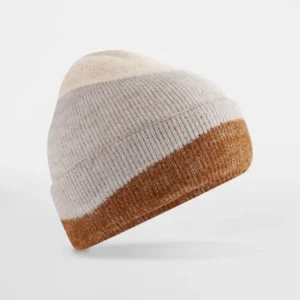 Bonnet montagne avoine beige avec motif en vague tricoté
